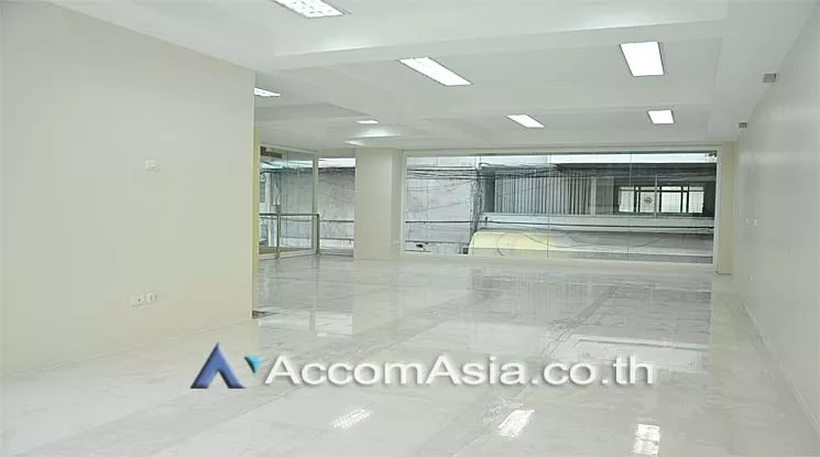 7  Office Space For Sale in Silom ,Bangkok BTS Sala Daeng AA13149